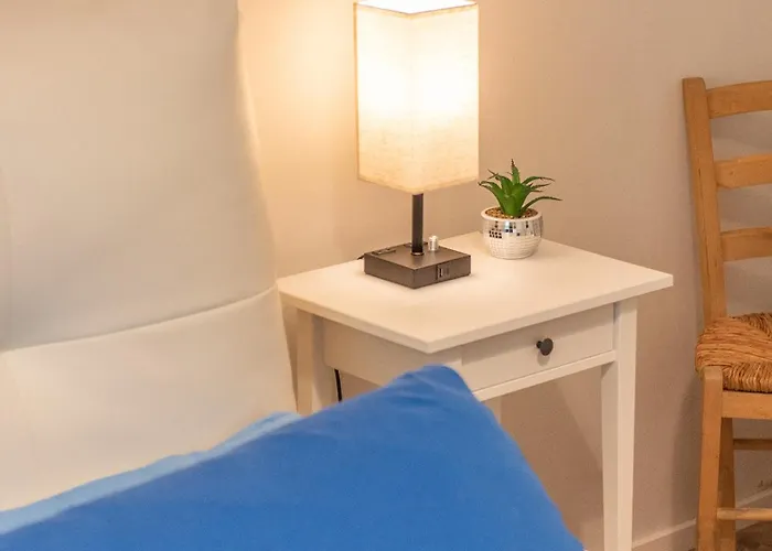 Sant Antonino In Zona Tranquilla A 12 Min Dal Centro In Metro Apartment *